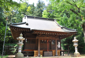 剣神社（約150m）